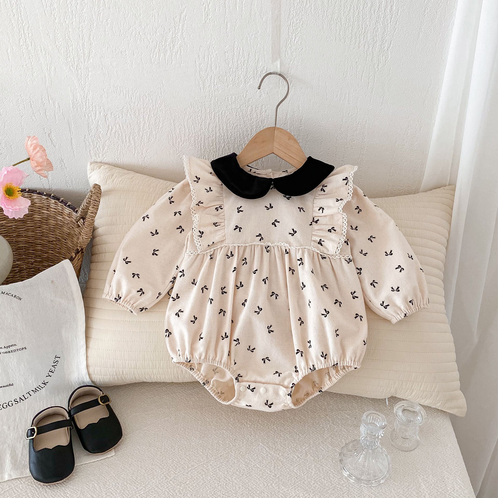 Autumn Arrival Baby Girls Long Sleeves Peter Pan Collar Butterfly Bow Print Onesies-1
