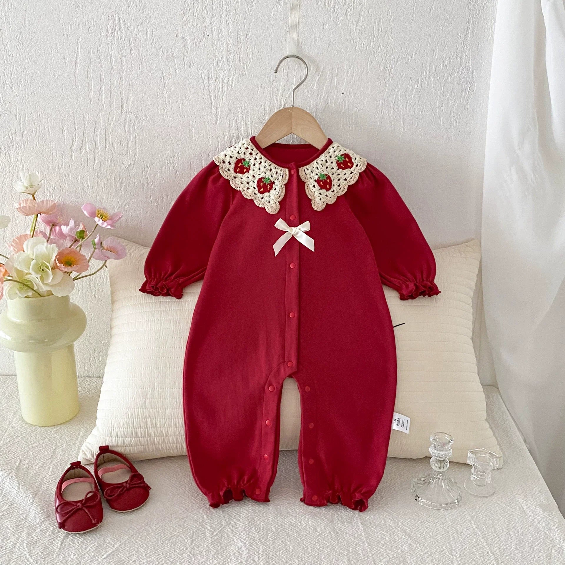 Autumn Arrival Baby Girls Long Sleeves Strawberry Embroidered Pattern Single Breasted Rompers-3