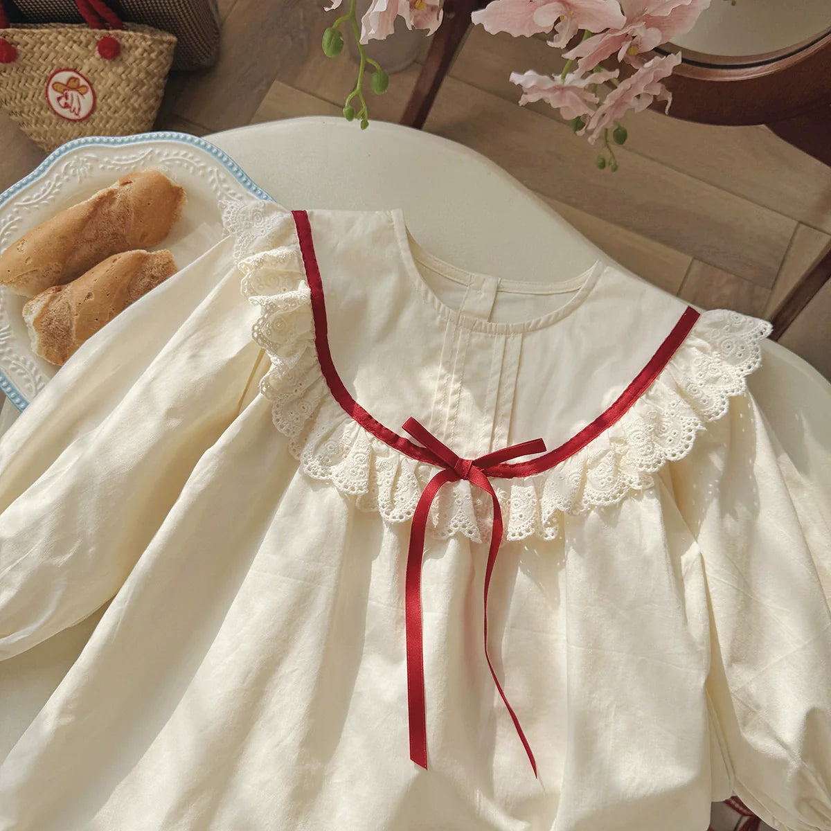 Arrival Autumn Girls Flowers Embroidery Pattern Long Sleeves Lace Trim Dress-2
