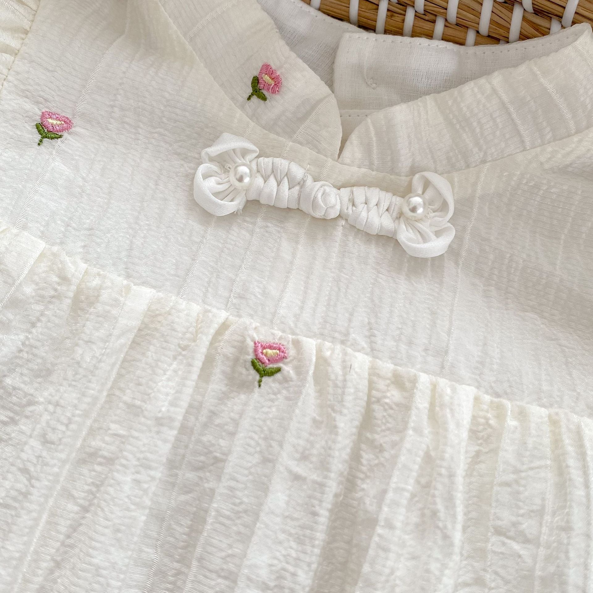 Autumn Arrival Baby Girls Long Sleeves Tiny Flowers Embroidered Stand Collar Onesies-2