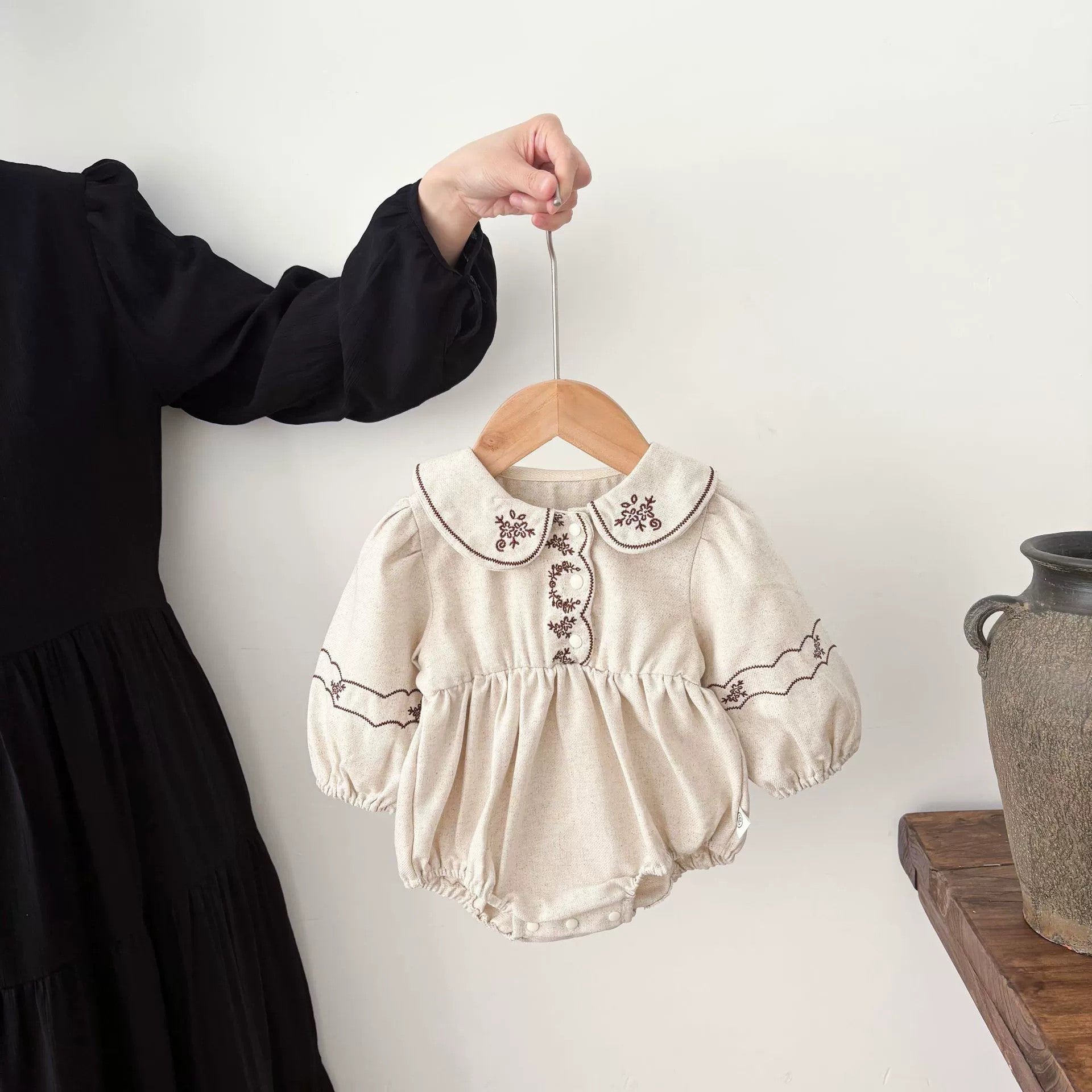 Autumn Arrival Baby Girls Long Sleeves Flowers Embroidered Onesies-0