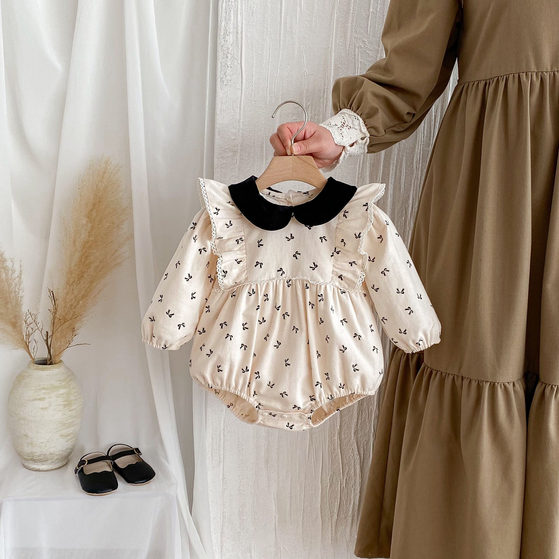 Autumn Arrival Baby Girls Long Sleeves Peter Pan Collar Butterfly Bow Print Onesies-0