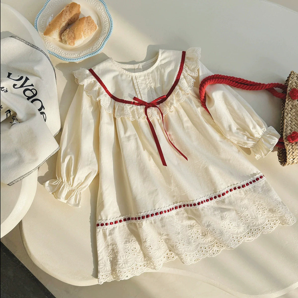 Arrival Autumn Girls Flowers Embroidery Pattern Long Sleeves Lace Trim Dress-0